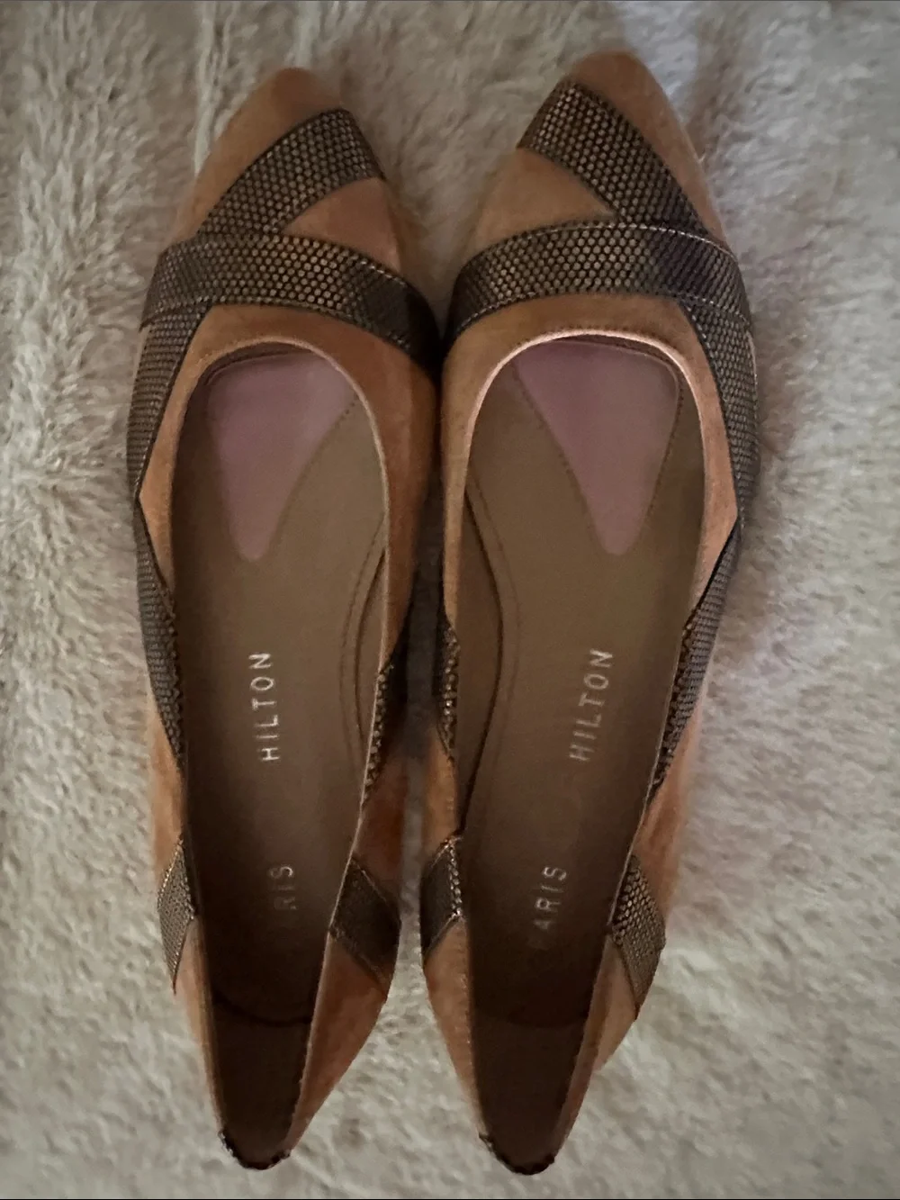 Paris Hilton Two-Tone Tan and Black designs Slip-On flats - size 8.5